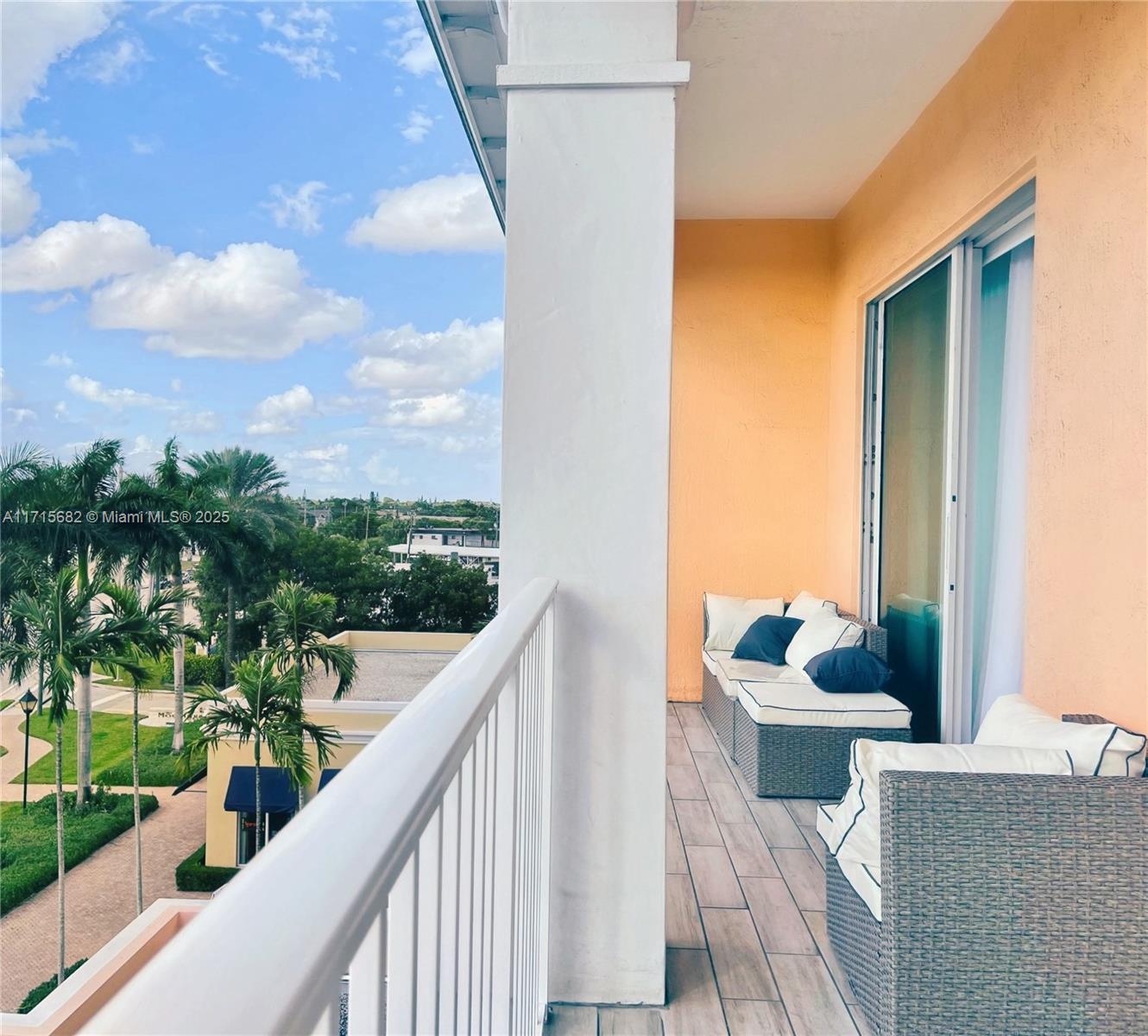 MOORINGS AT LANTANA CONDO - Residential Lease