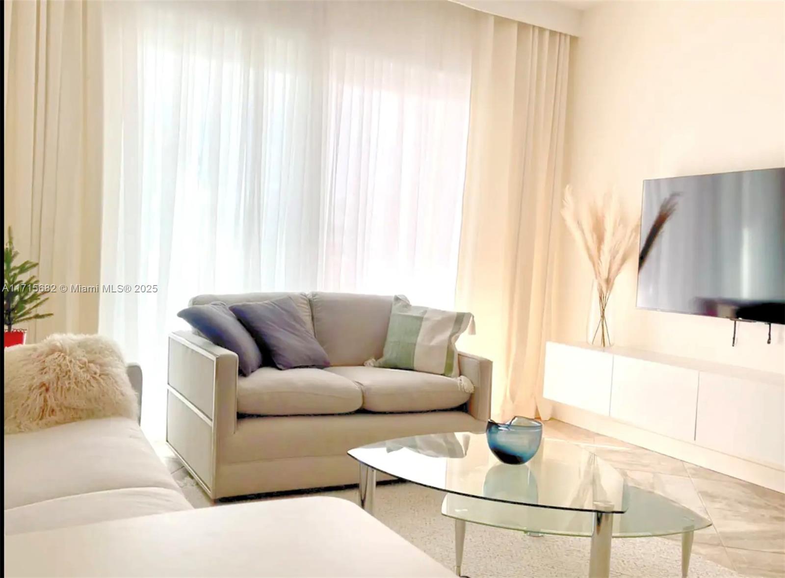 MOORINGS AT LANTANA CONDO - Residential Lease