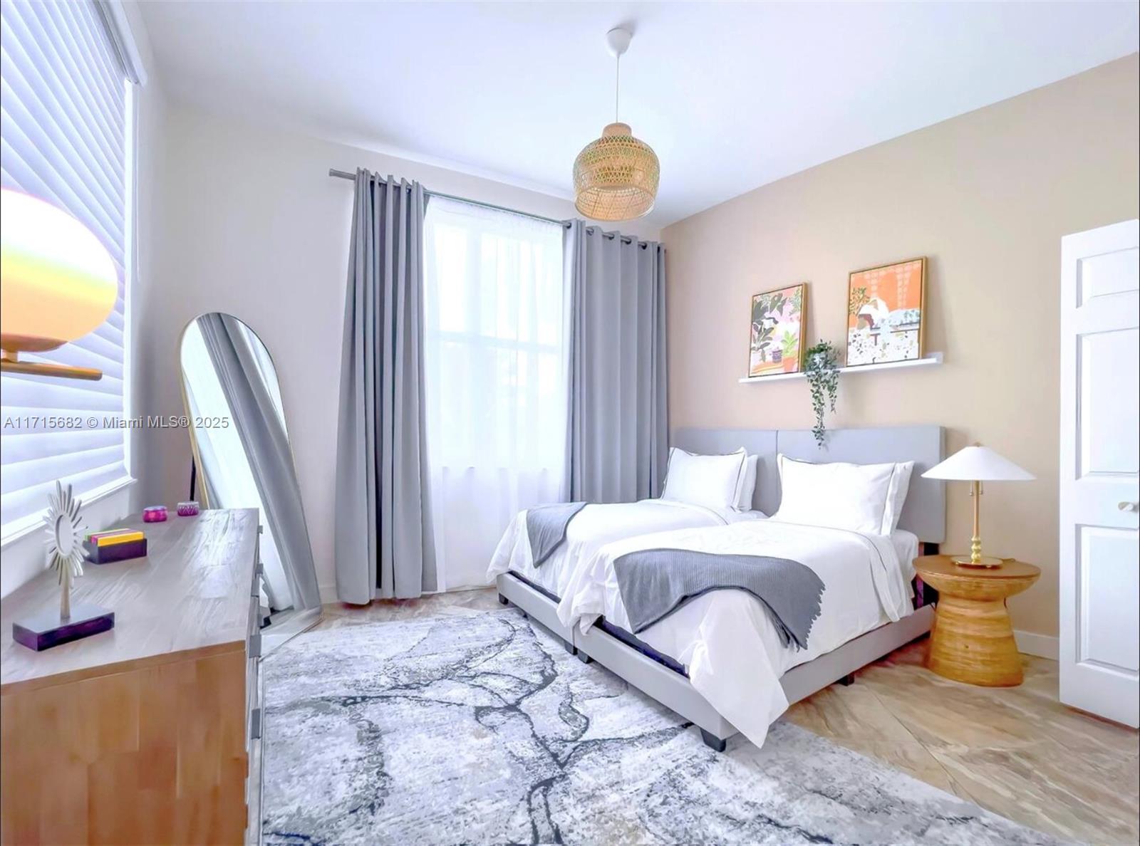 MOORINGS AT LANTANA CONDO - Residential Lease