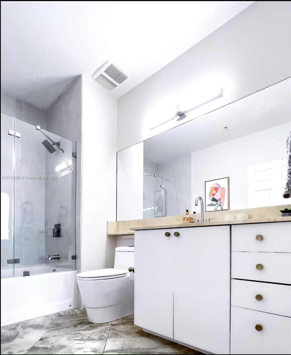 MOORINGS AT LANTANA CONDO - Residential Lease