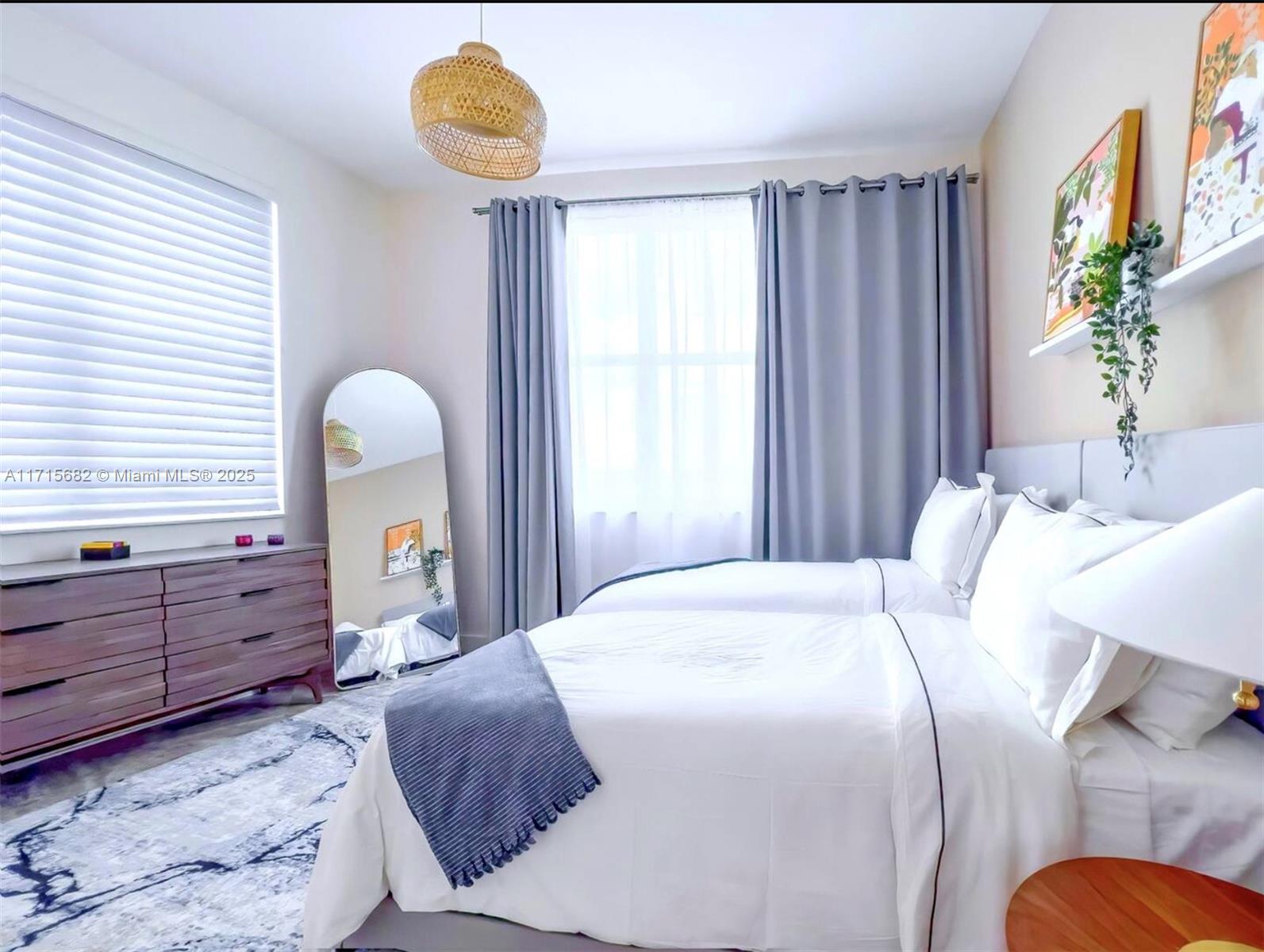 MOORINGS AT LANTANA CONDO - Residential Lease