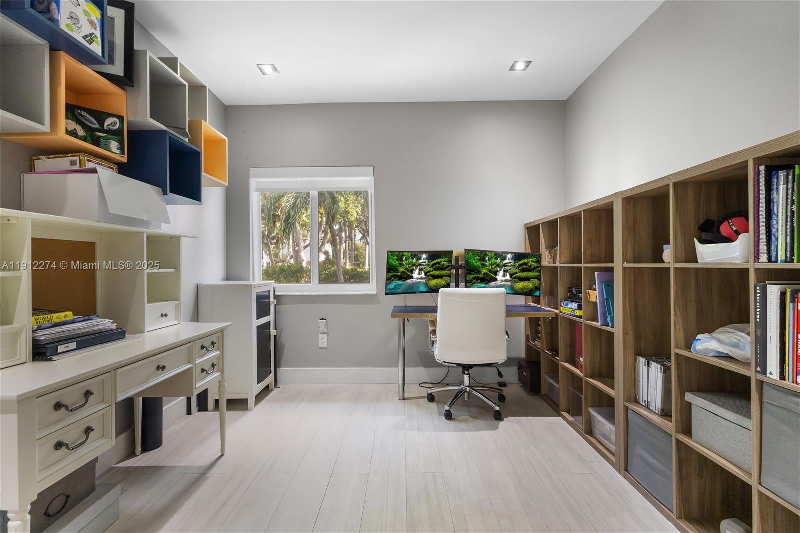 DORAL ISLES CAYMAN - Residential