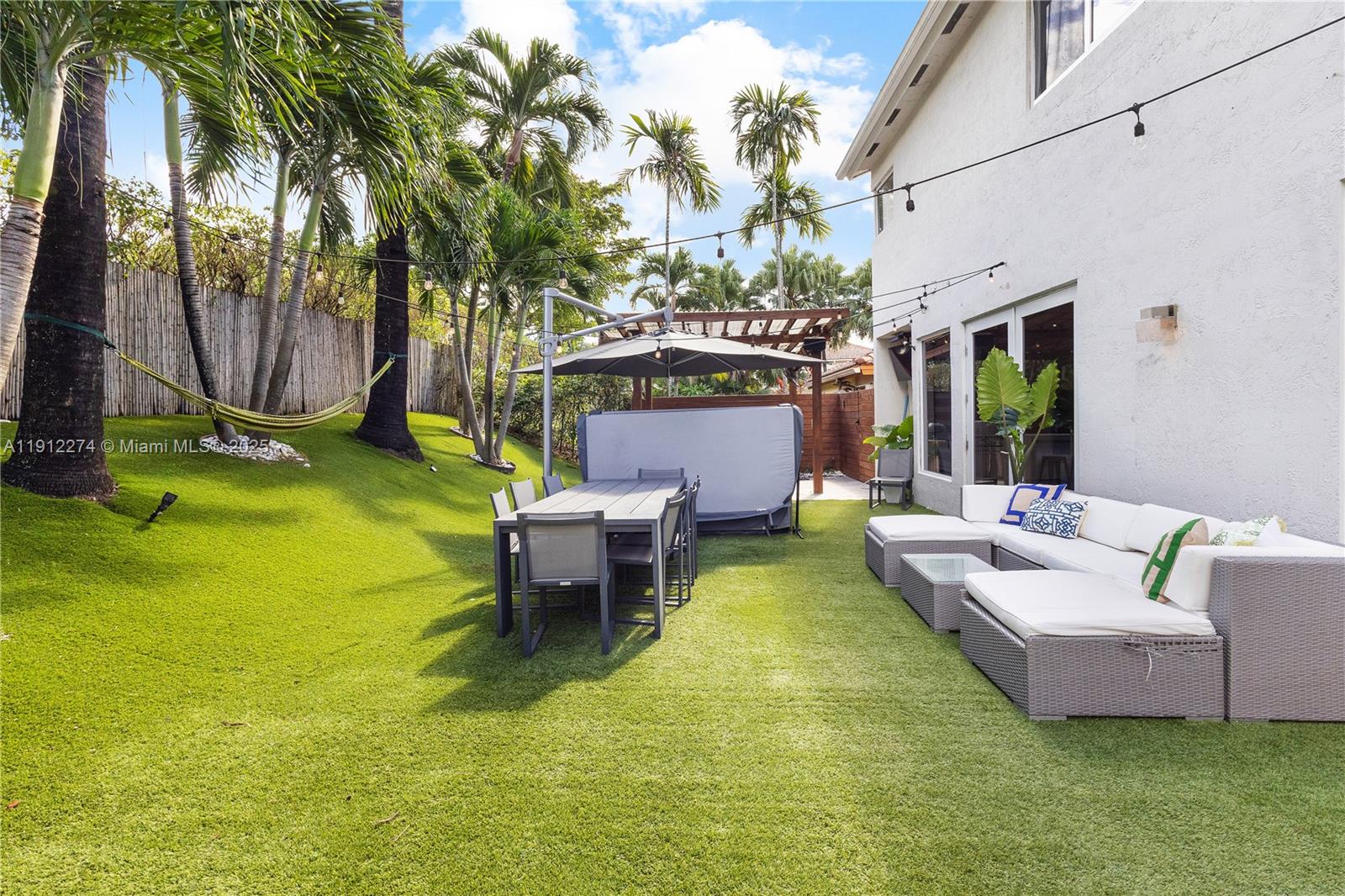 DORAL ISLES CAYMAN - Residential