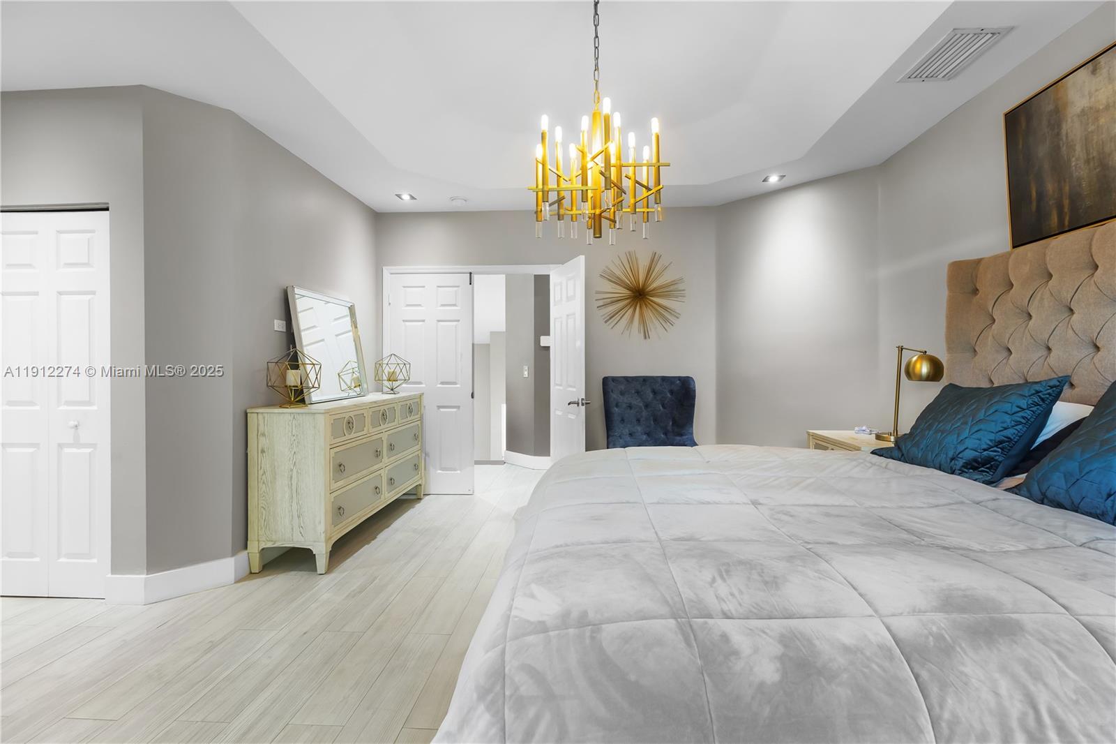 DORAL ISLES CAYMAN - Residential