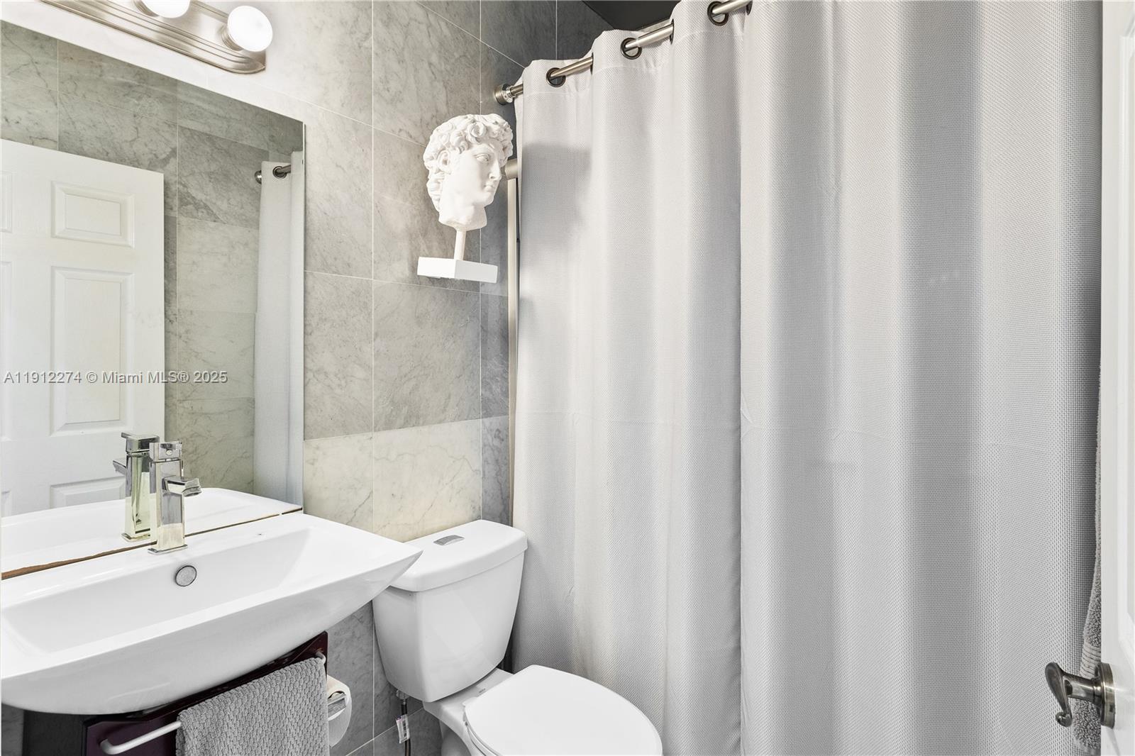 DORAL ISLES CAYMAN - Residential