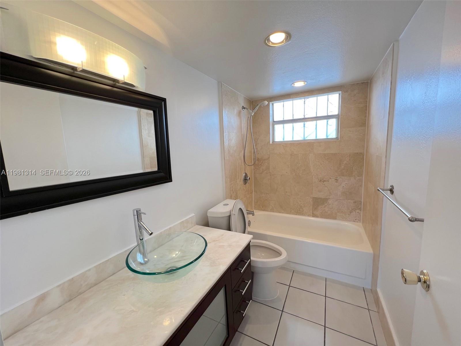 MERIDIAN PLAZA ASSOC COND - Residential Lease