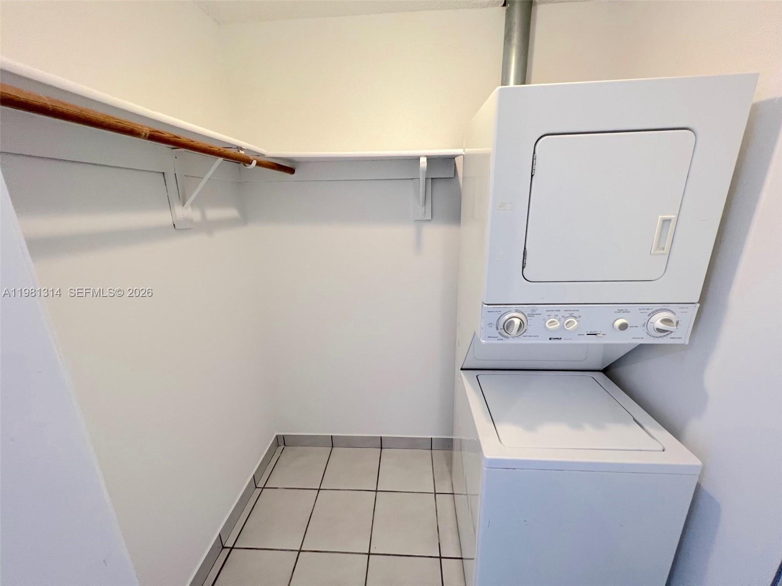 MERIDIAN PLAZA ASSOC COND - Residential Lease