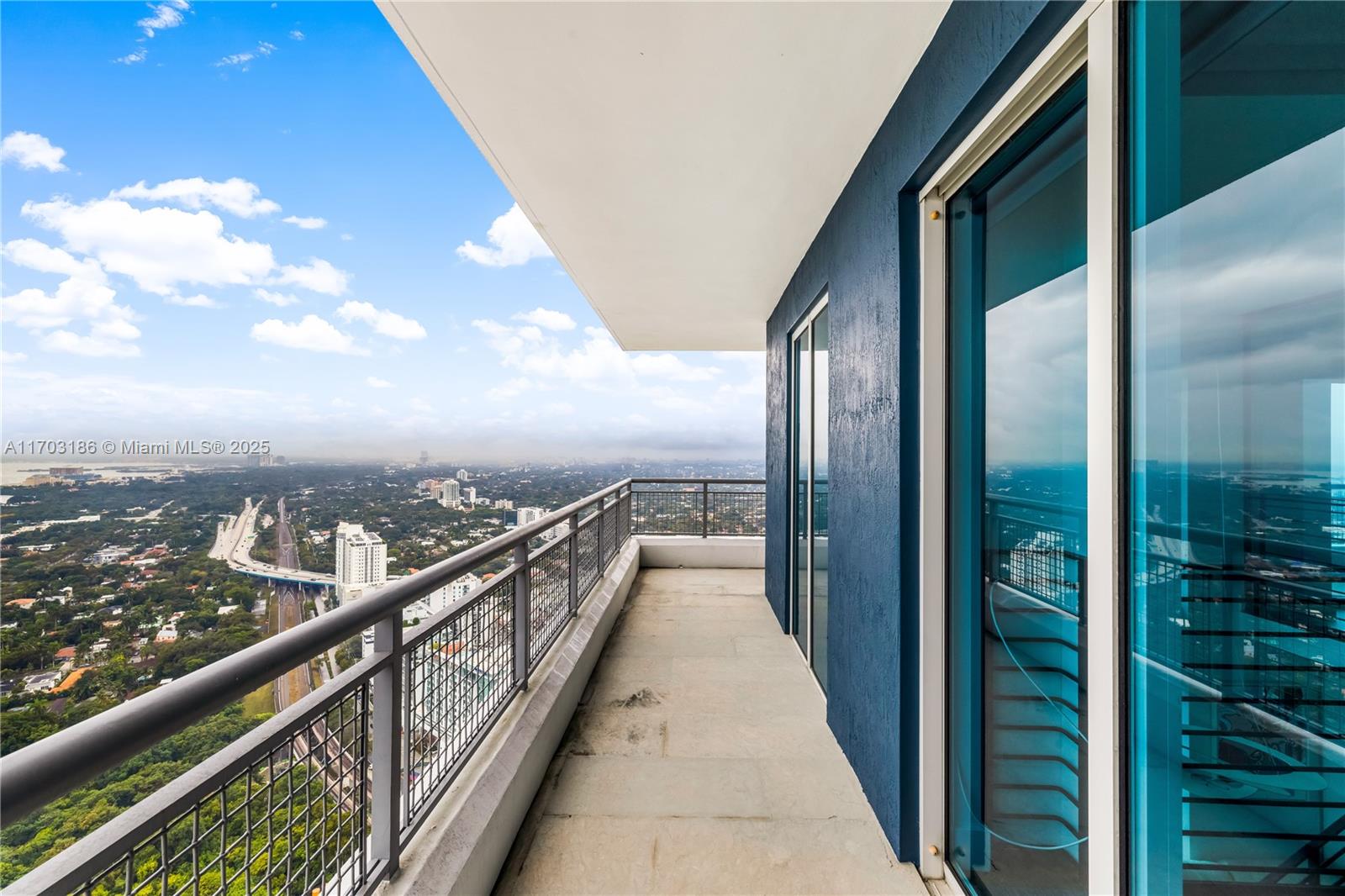 INFINITY AT BRICKELL COND - Residential