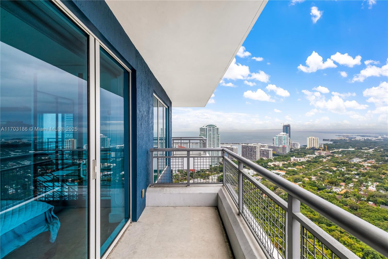 INFINITY AT BRICKELL COND - Residential