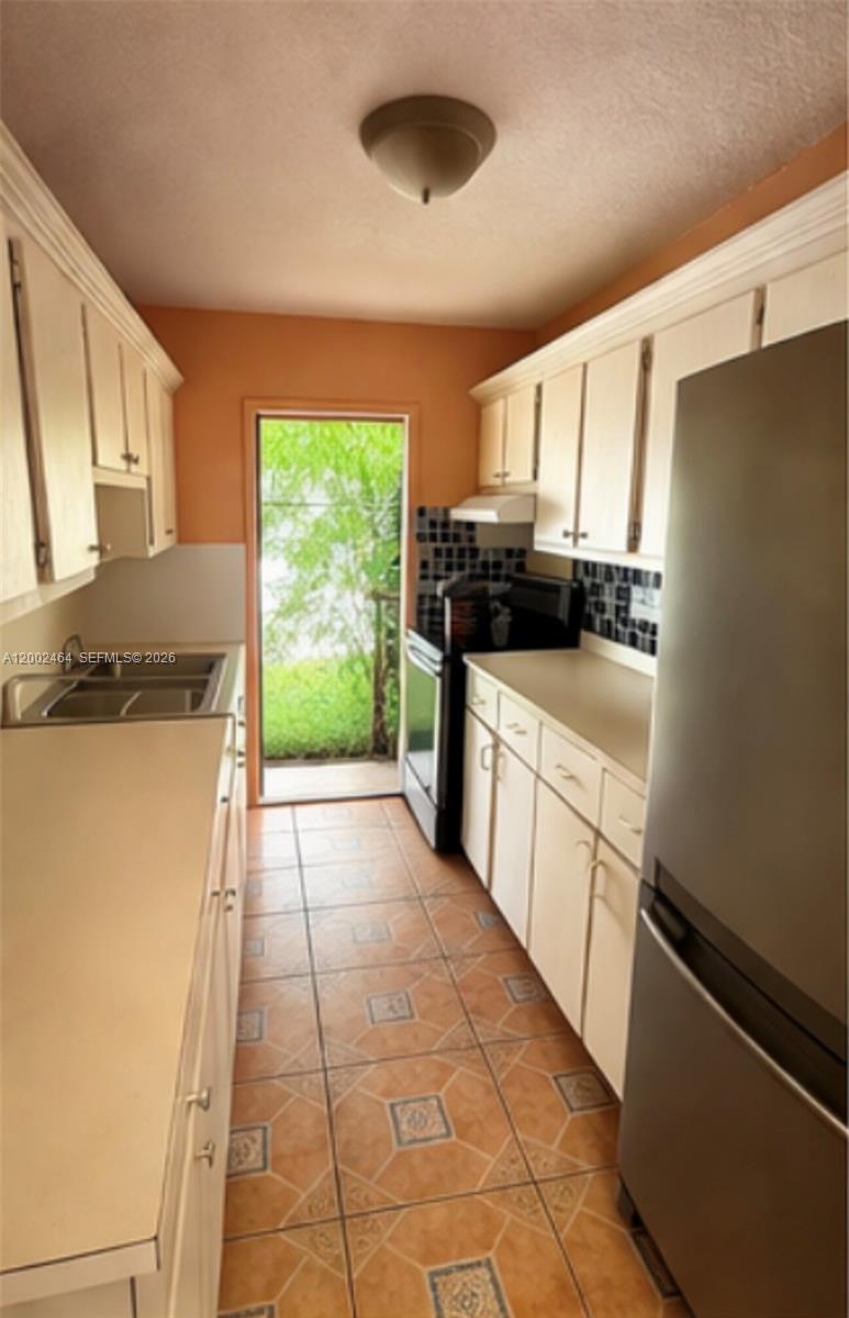 GRIFFIN GARDENS PL - Residential Lease