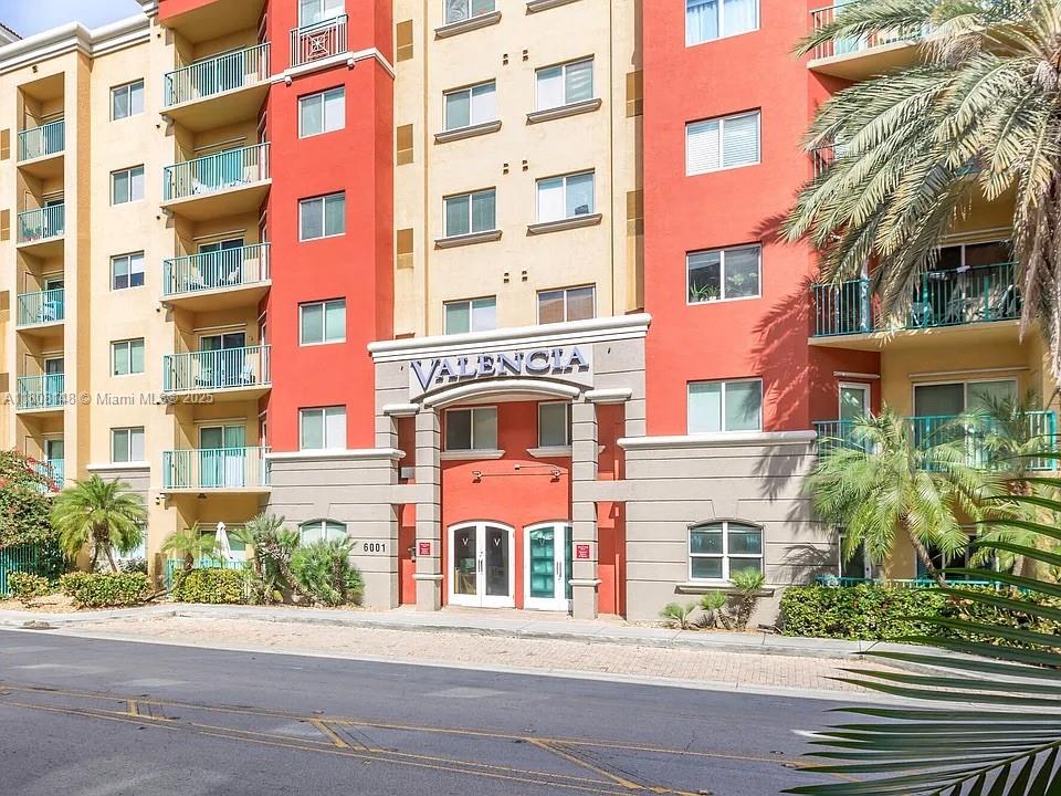 6001 Sw 70th St 229, South Miami, Miami-Dade County, Florida - 3 Bedrooms  
2 Bathrooms - 