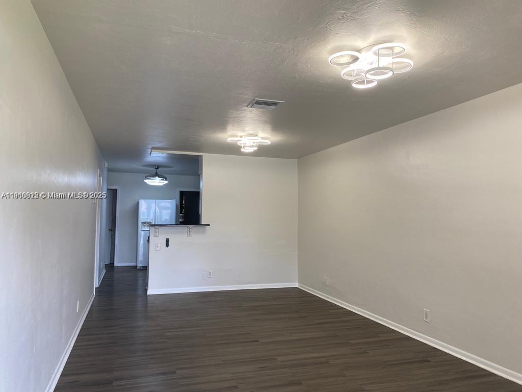 CORAL SPRINGS VILLAGE GRE - Residential Lease