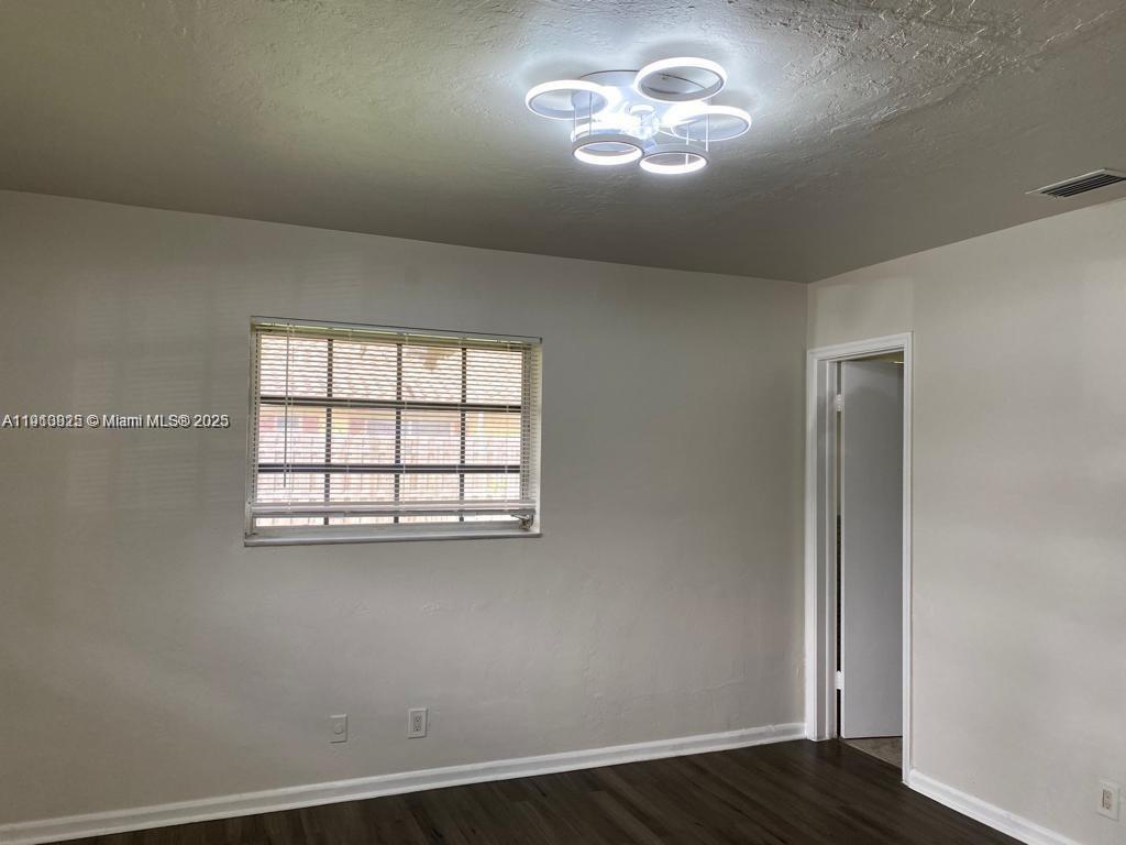 CORAL SPRINGS VILLAGE GRE - Residential Lease