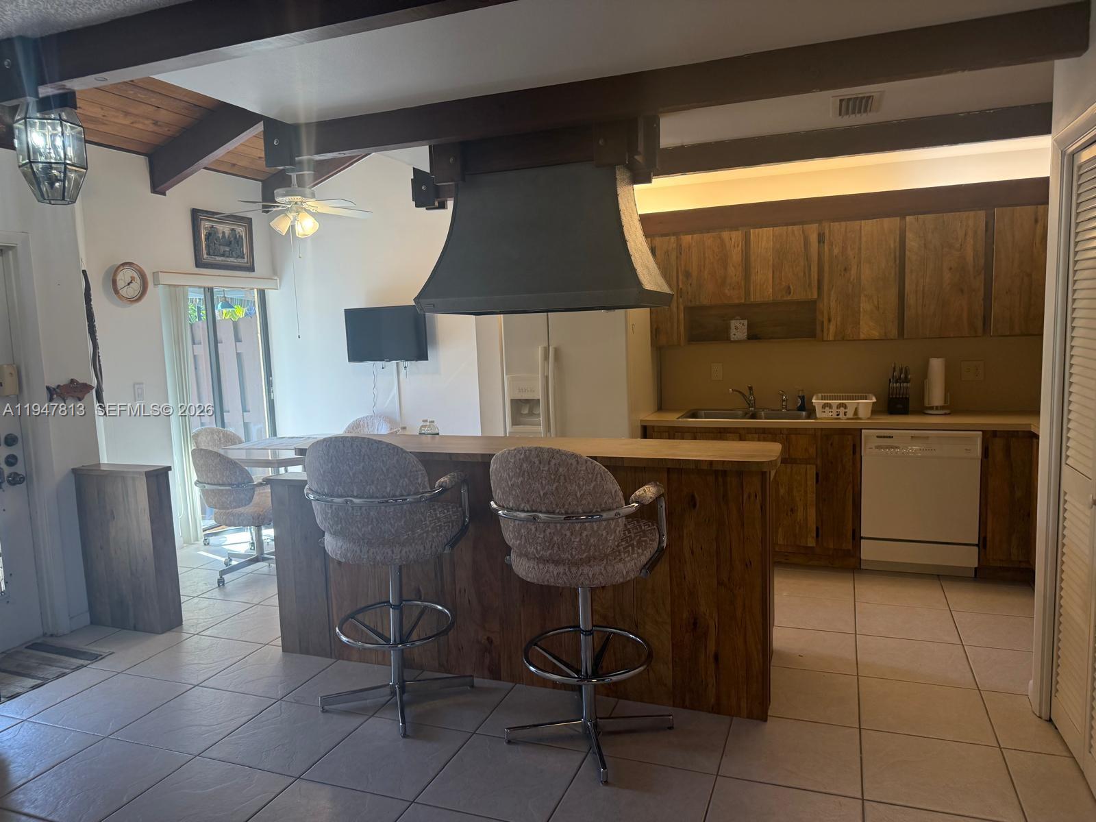 412 Briarwood Cir 2-23