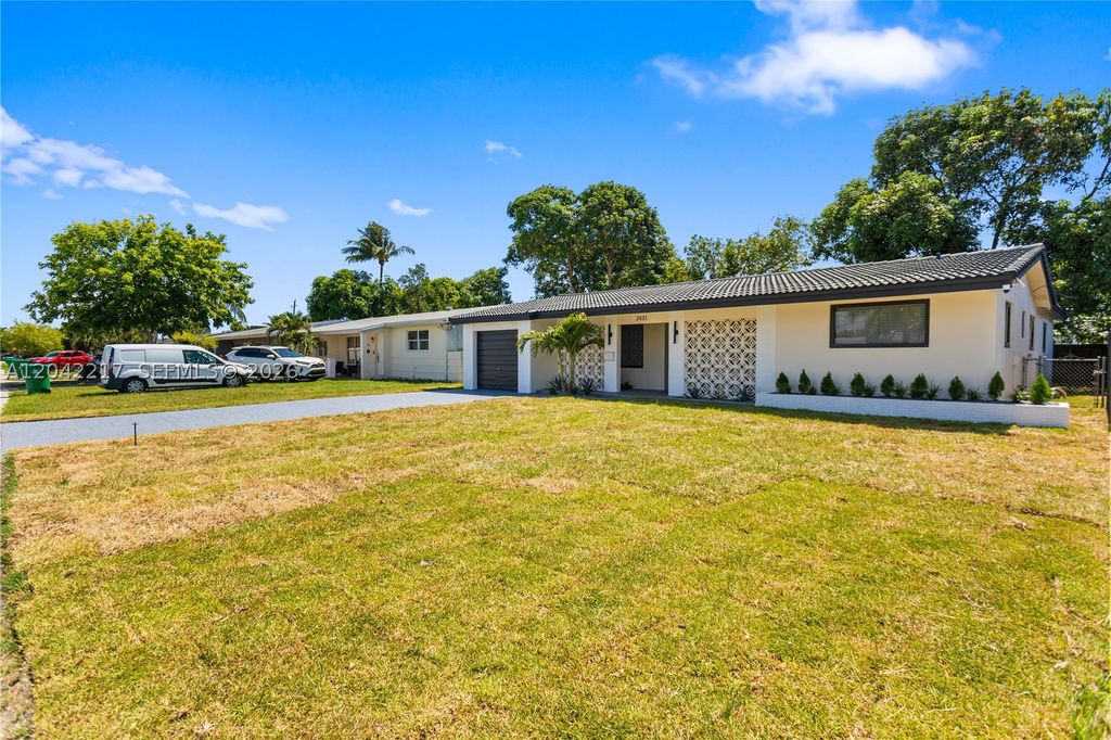 Photo of 2431 Sabal Palm Dr, Miramar, FL 33023 (MLS # A12042217)
