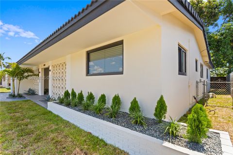 Tiny photo for 2431 Sabal Palm Dr, Miramar, FL 33023 (MLS # A12042217)