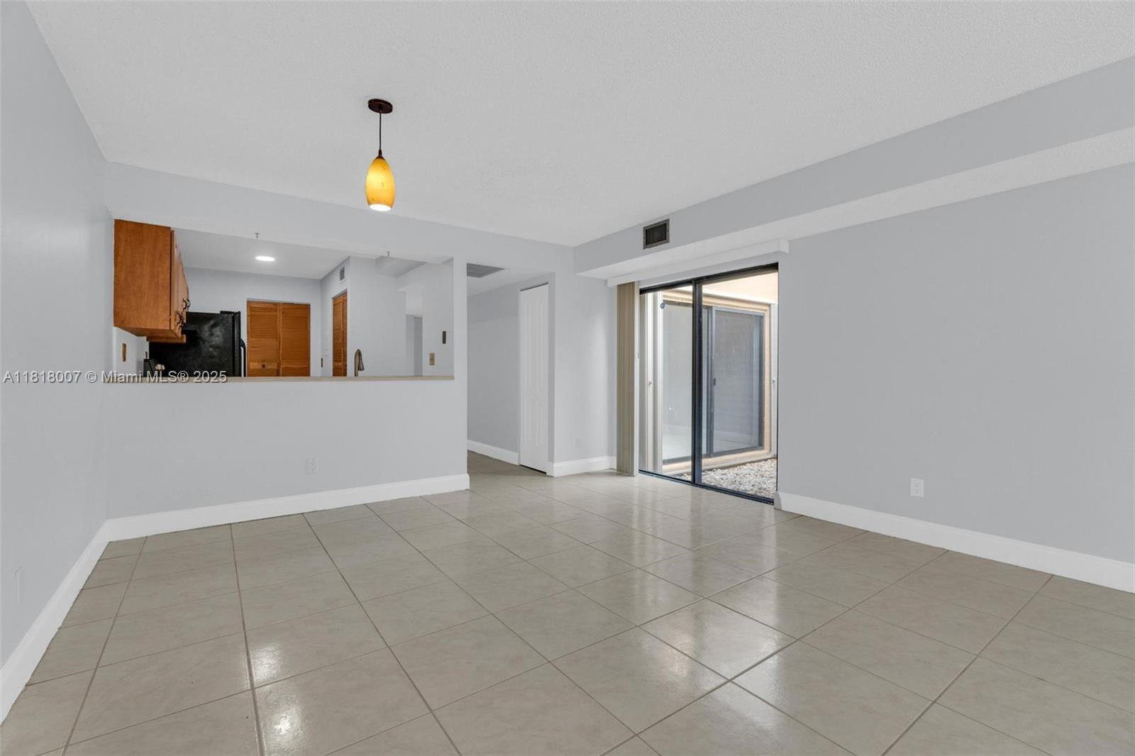 1341 E Golfview Dr
