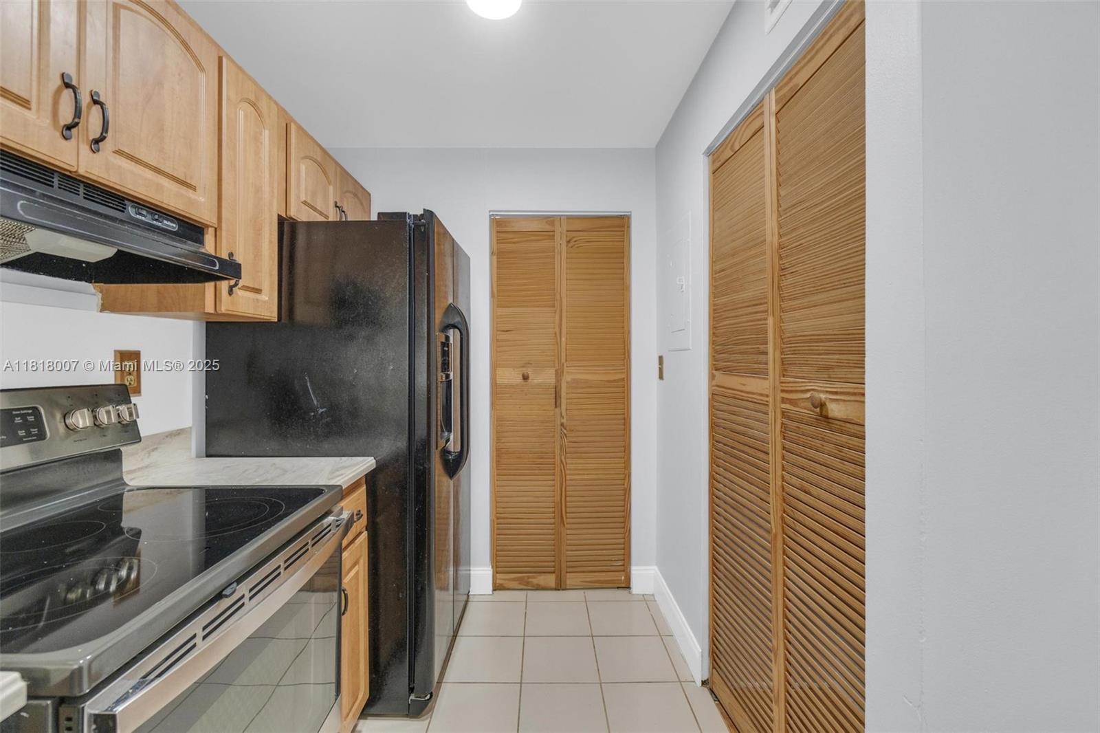 1341 E Golfview Dr