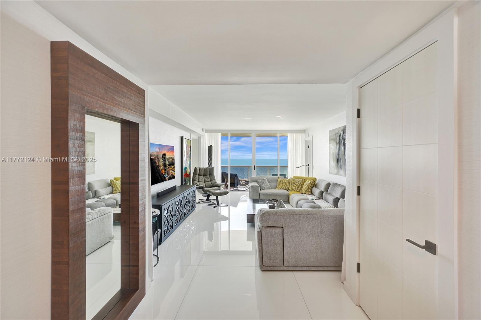 THE PINNACLE CONDO - Residential