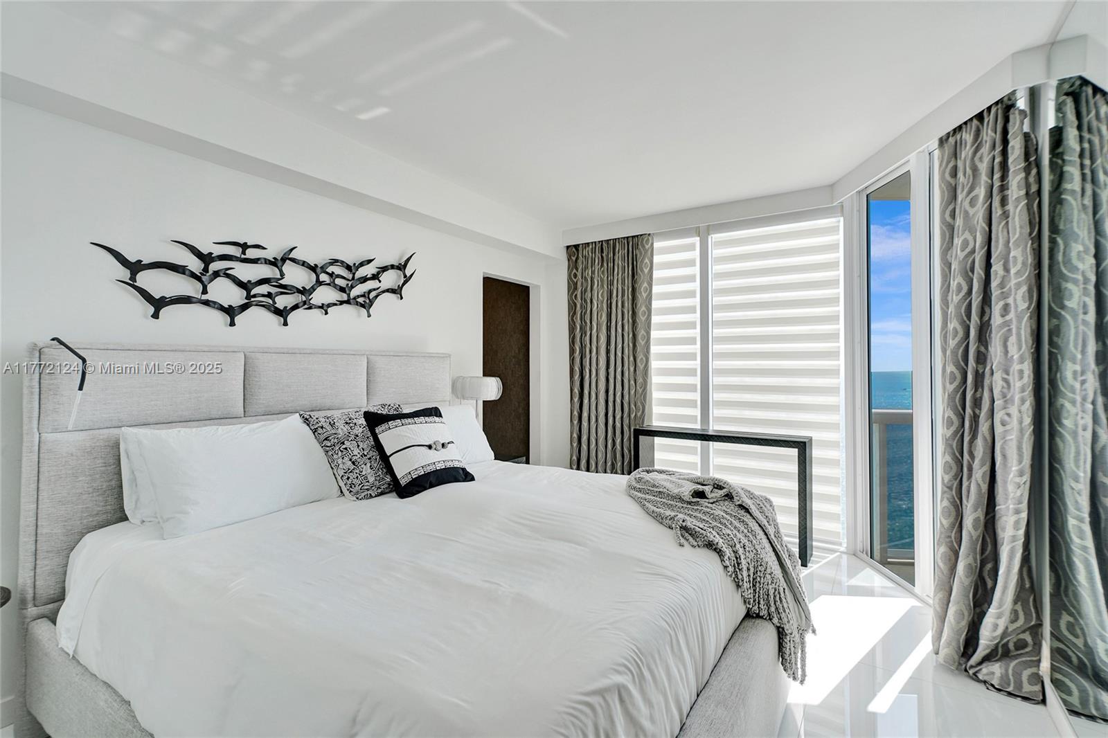 THE PINNACLE CONDO - Residential