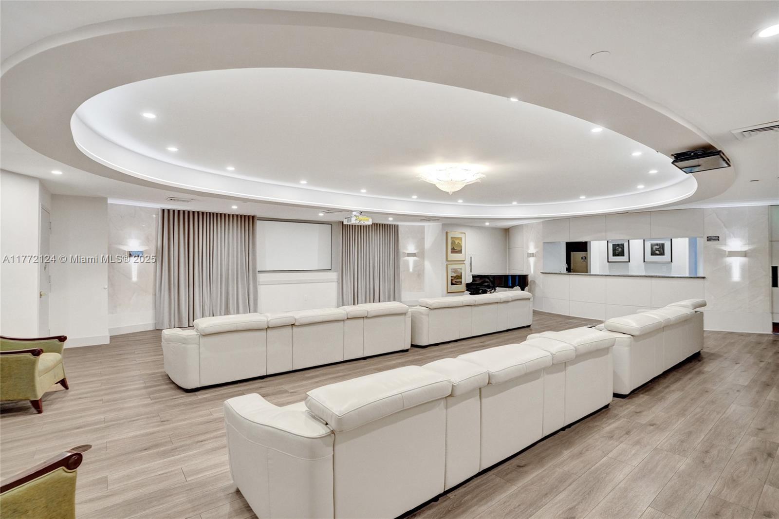 THE PINNACLE CONDO - Residential