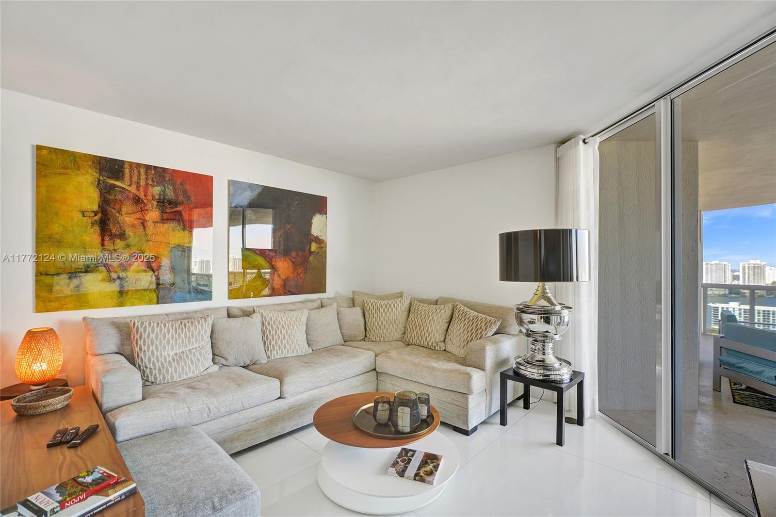 THE PINNACLE CONDO - Residential