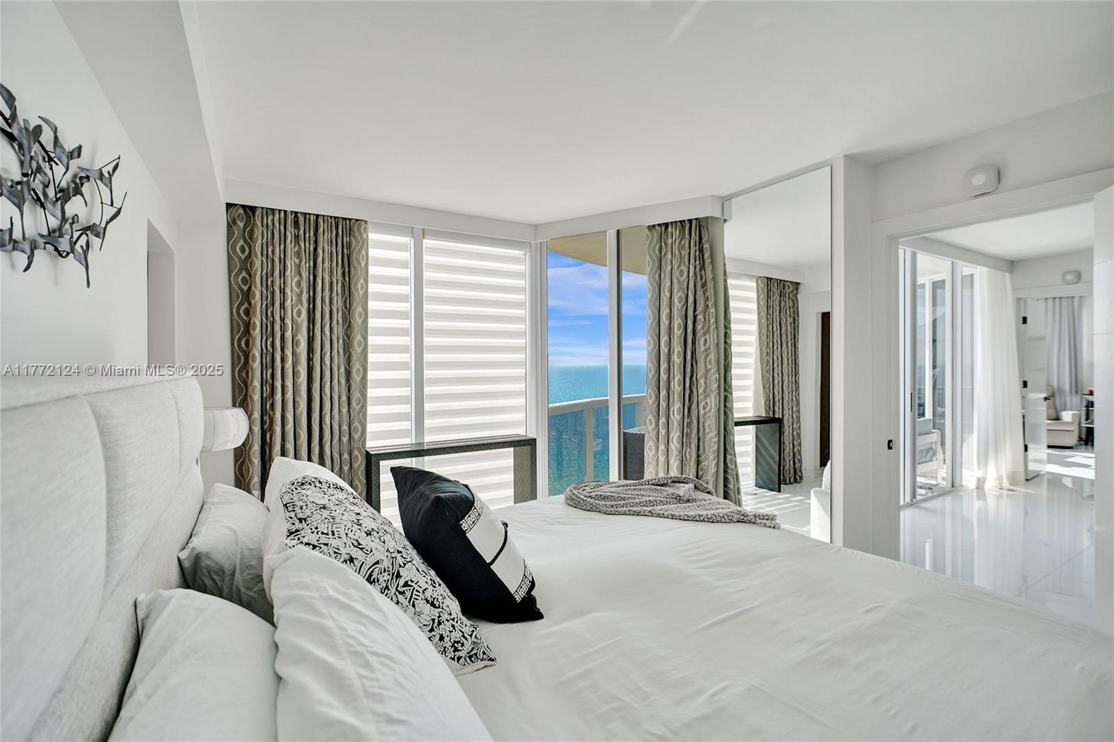 THE PINNACLE CONDO - Residential