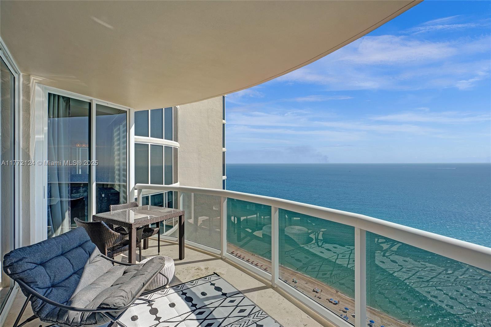 THE PINNACLE CONDO - Residential