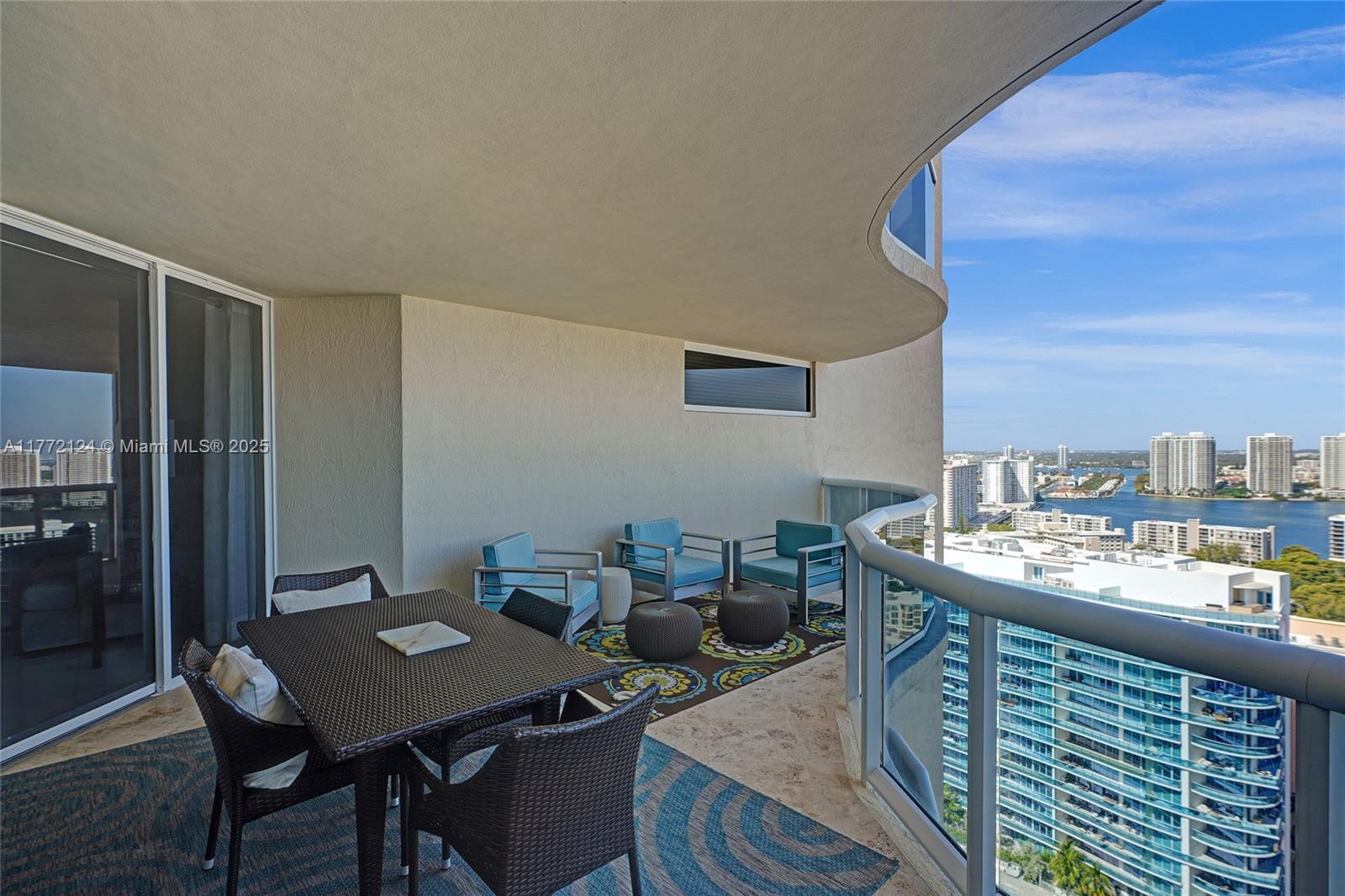 THE PINNACLE CONDO - Residential