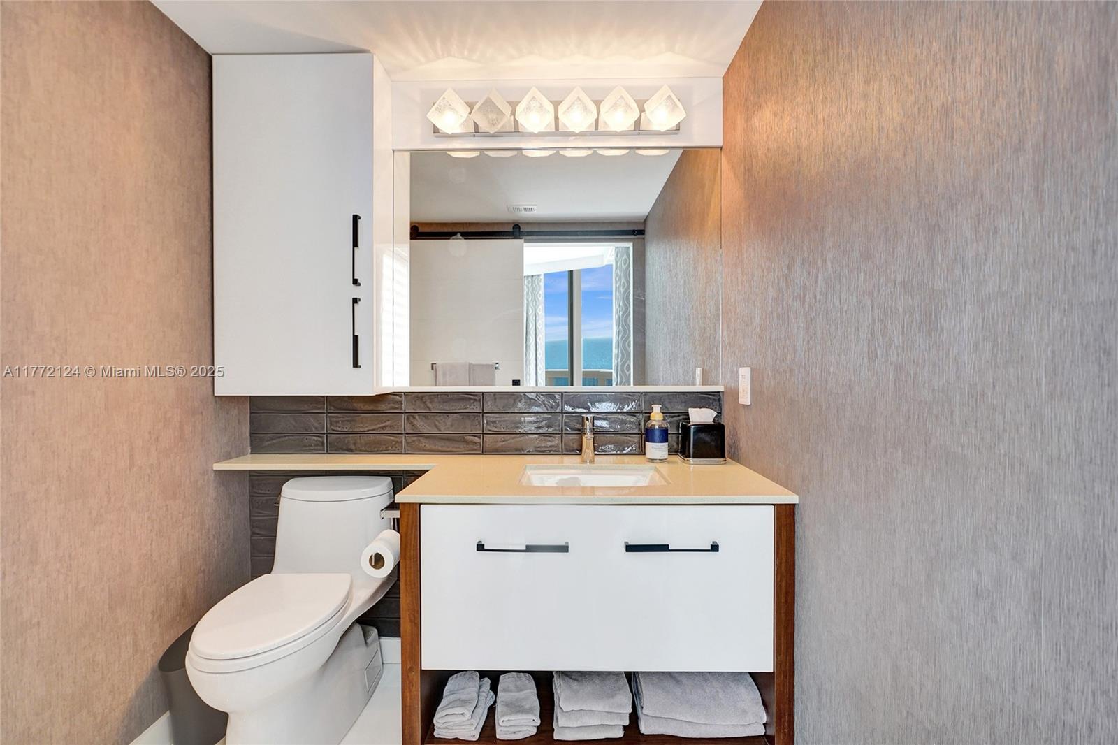 THE PINNACLE CONDO - Residential