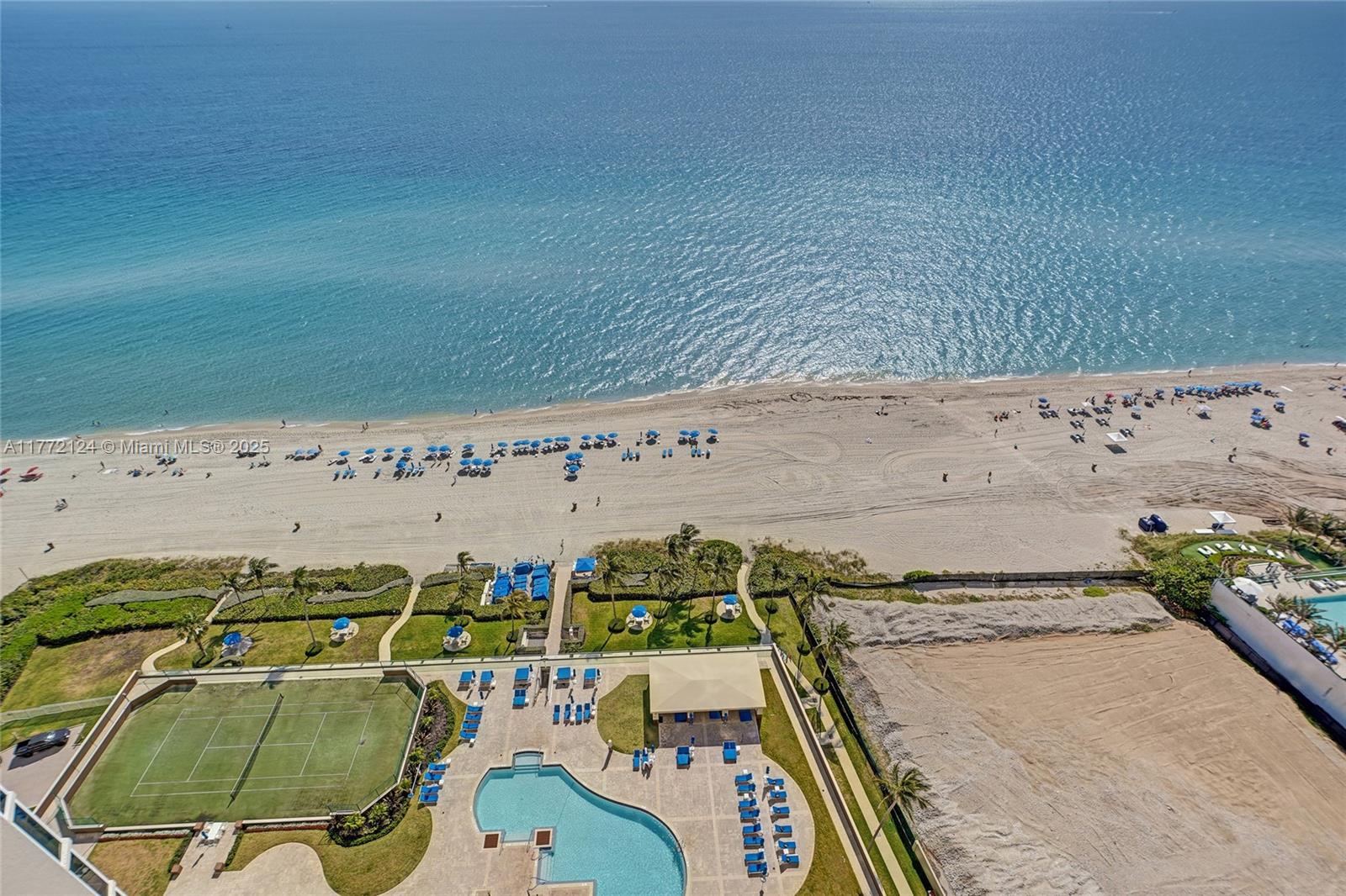 THE PINNACLE CONDO - Residential