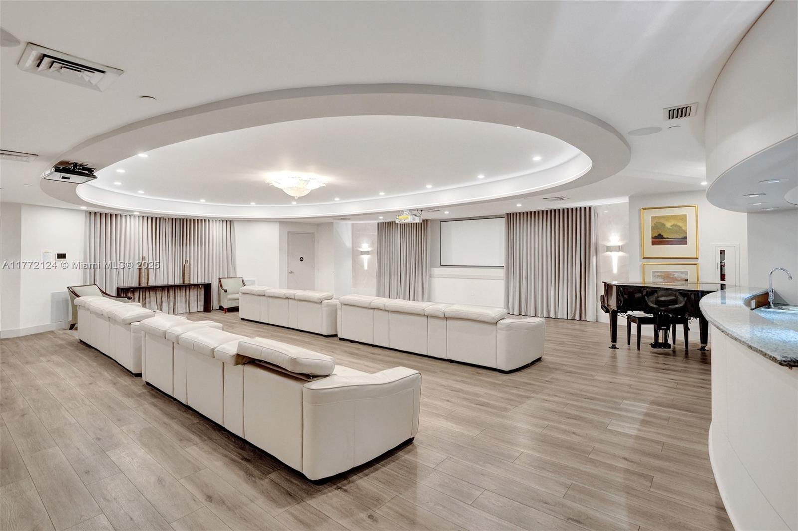 THE PINNACLE CONDO - Residential