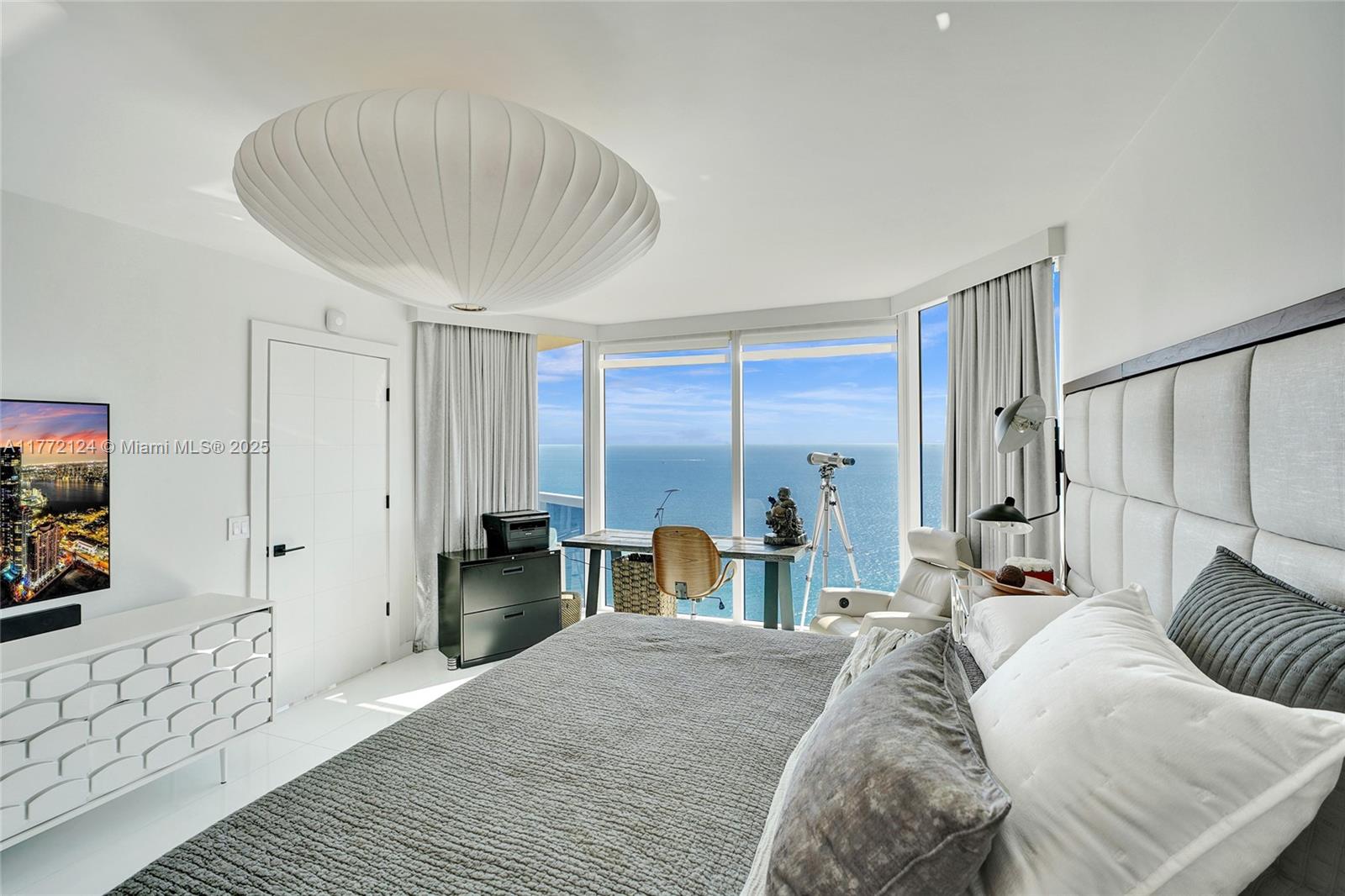 THE PINNACLE CONDO - Residential