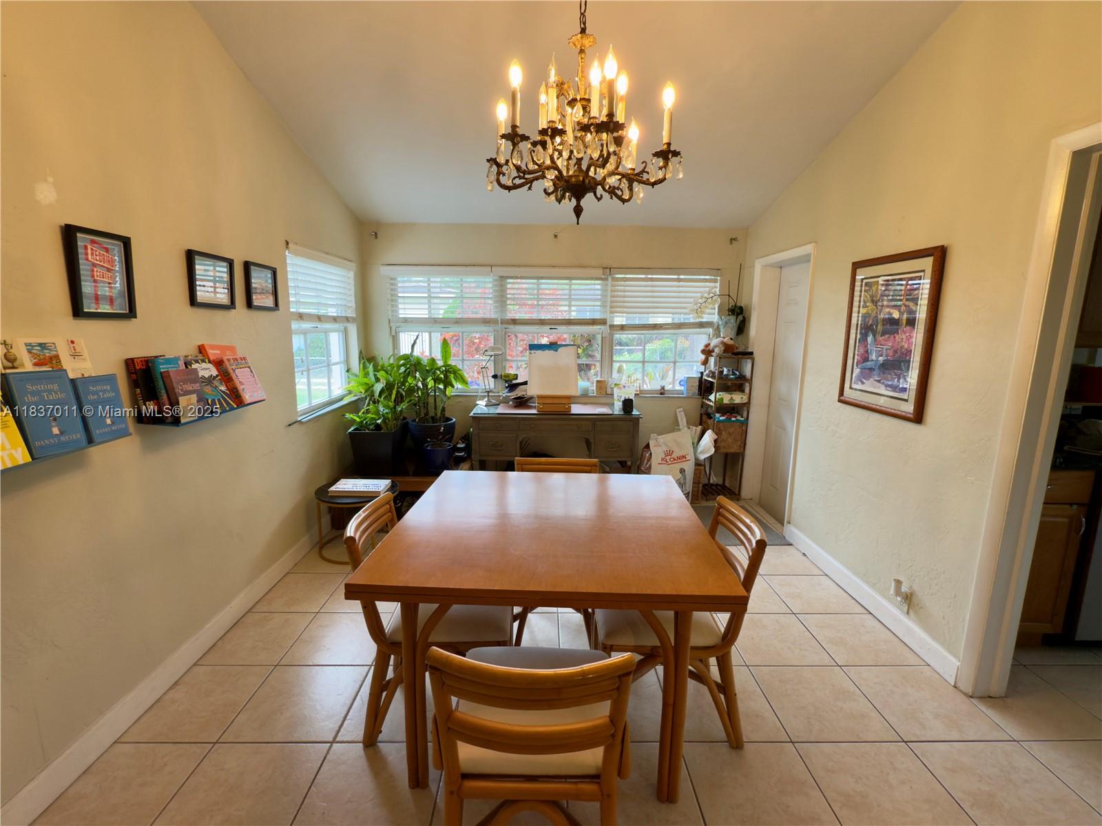 16 Malaga Ave