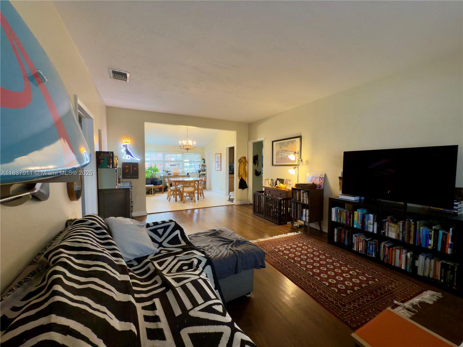16 Malaga Ave