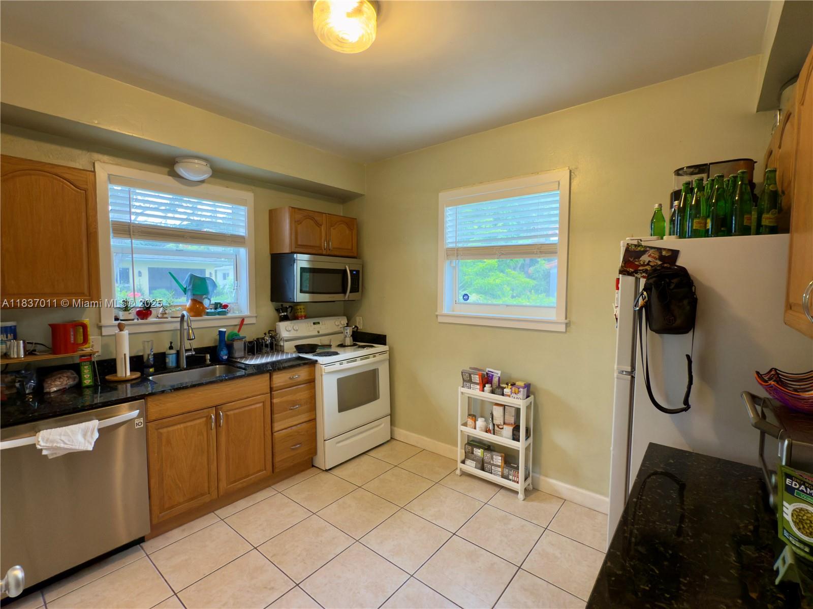 16 Malaga Ave