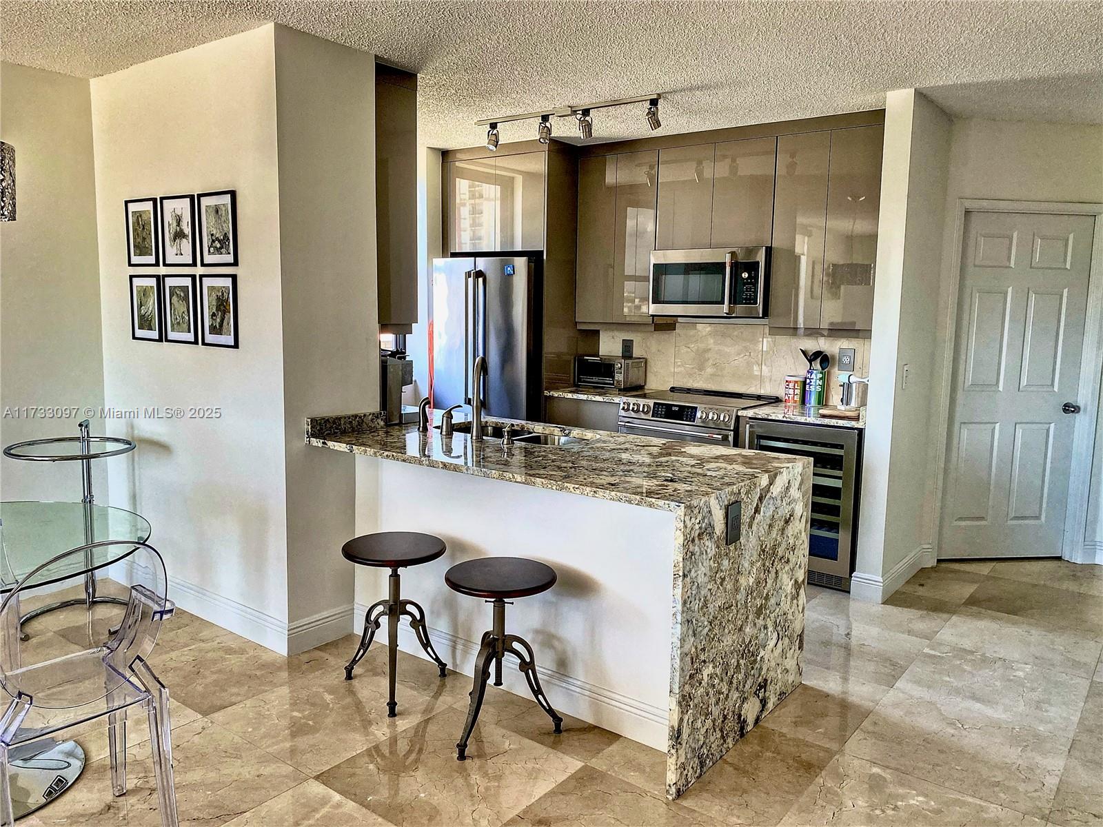 TOWER CONDO AT CITYPLACE - Residential Lease