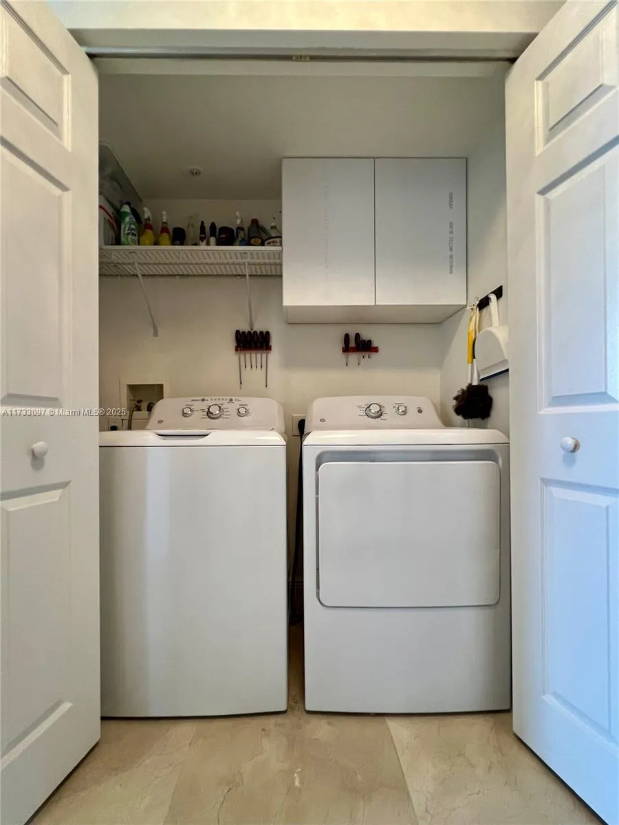 West Palm Beach, Florida 33401, United States, 2 Bedrooms Bedrooms, ,2 BathroomsBathrooms,Residential,Active,12815