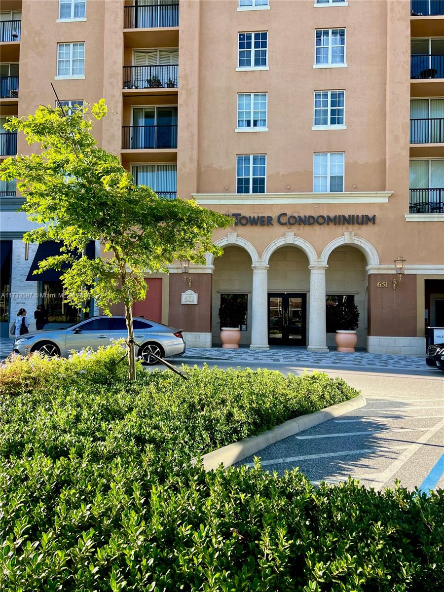 TOWER CONDO AT CITYPLACE - Residential Lease