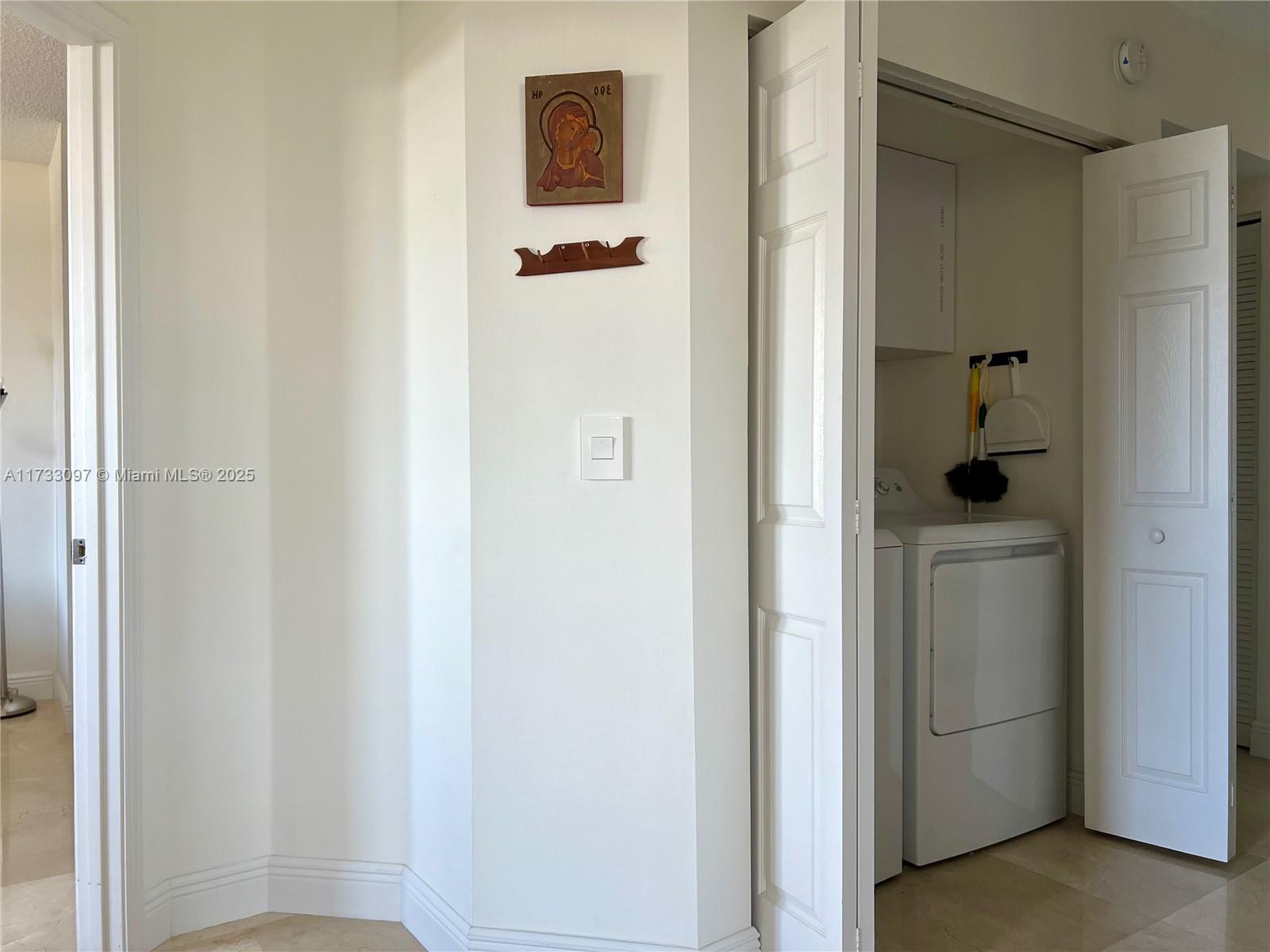 TOWER CONDO AT CITYPLACE - Residential Lease