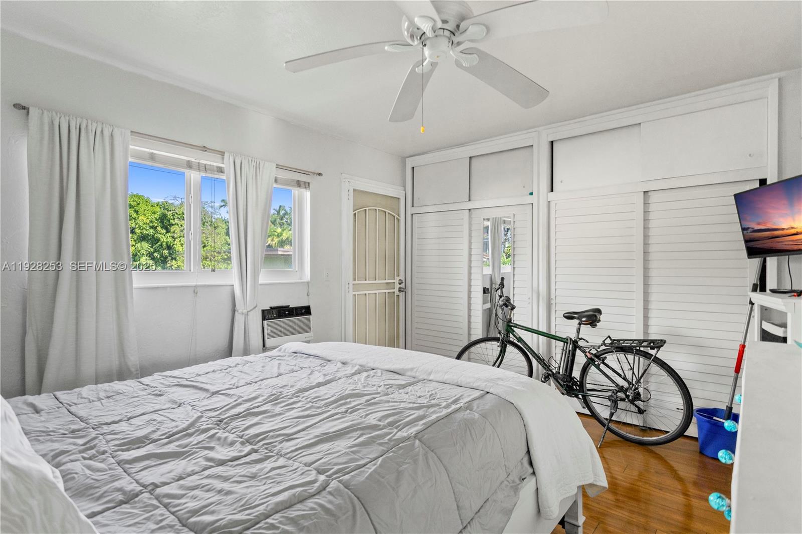 DIPLOMAT GARDEN CO-OP - Residential