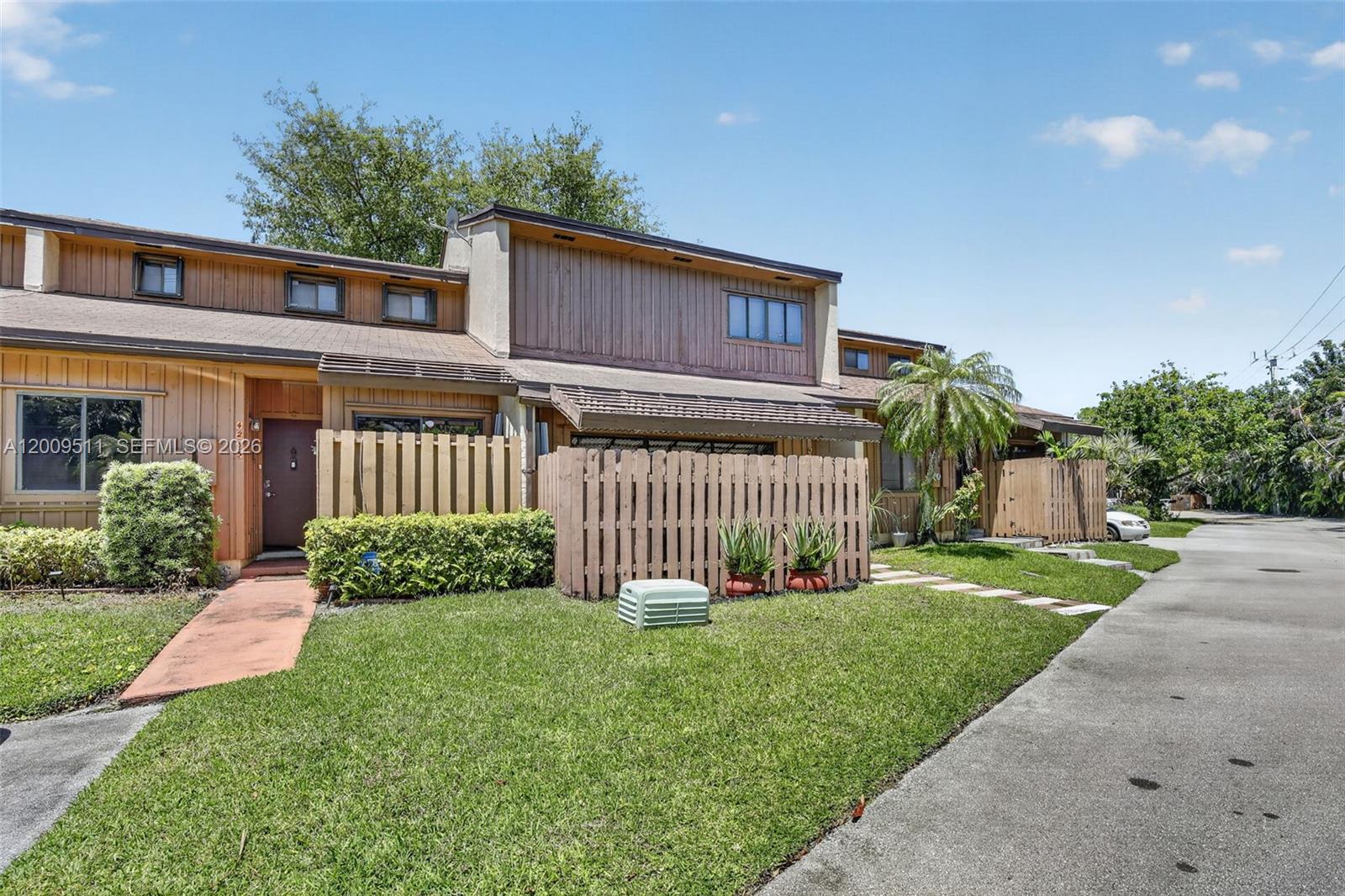 Pine Island Lakes Townhome - Residential