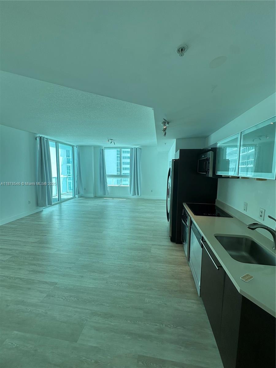 1900 N Bayshore Dr 2305