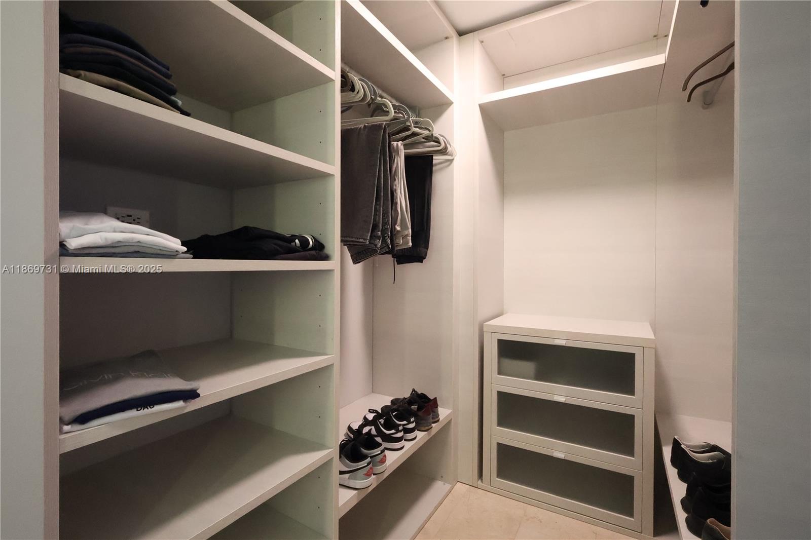 REACH CONDO - Residential Lease