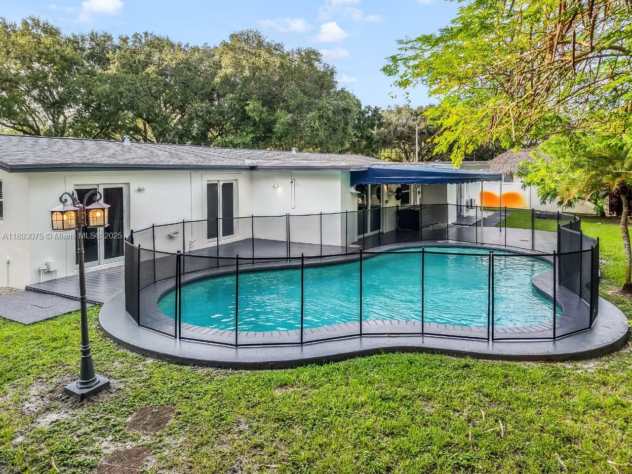 PLANTATION MANORS-RESUB - Residential Lease