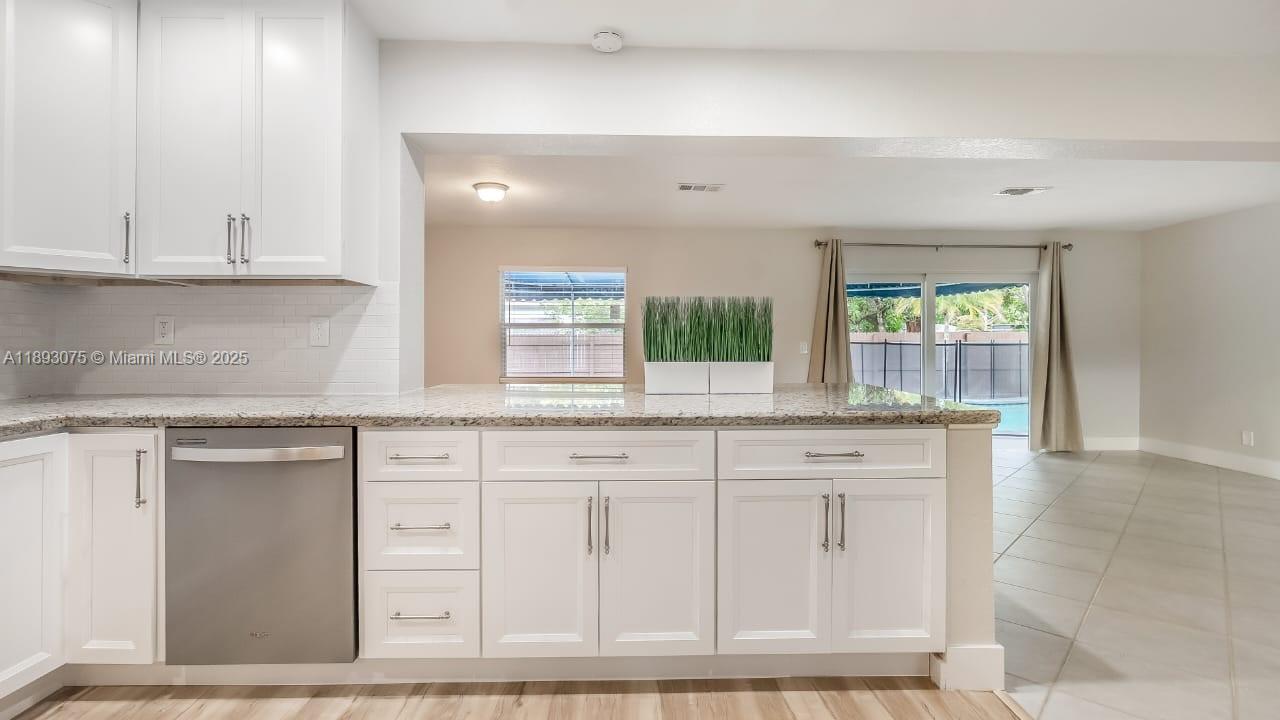 PLANTATION MANORS-RESUB - Residential Lease