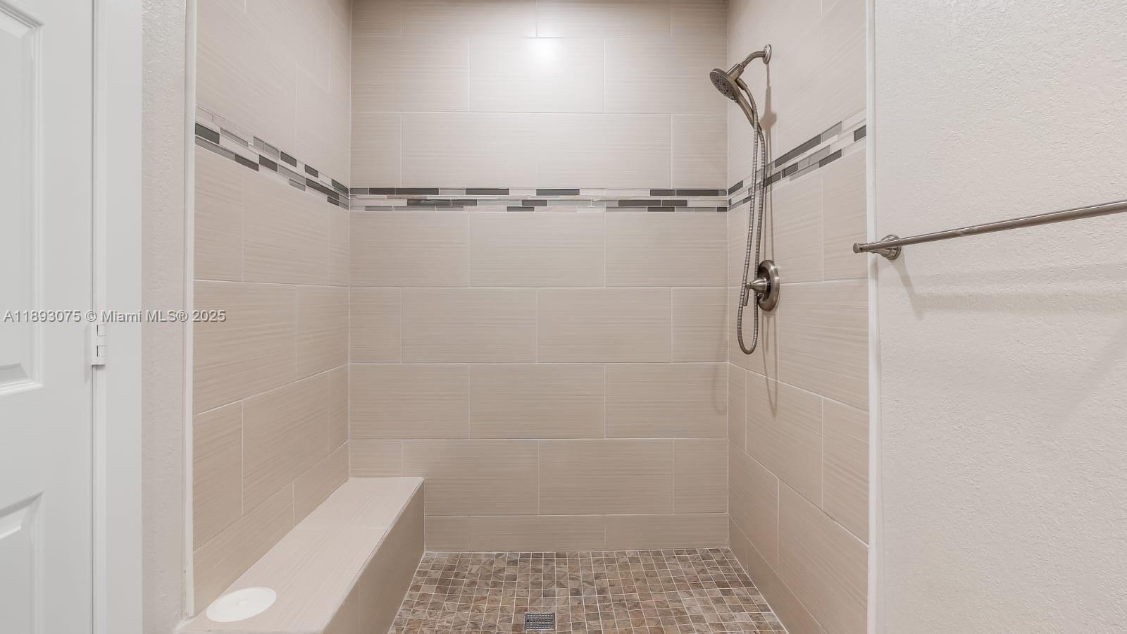 PLANTATION MANORS-RESUB - Residential Lease