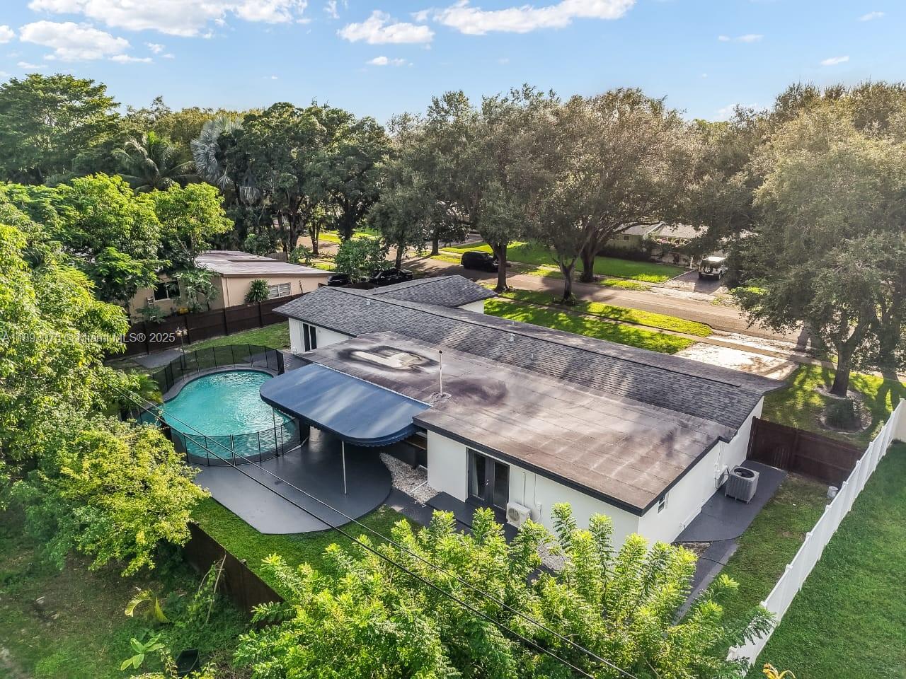 PLANTATION MANORS-RESUB - Residential Lease