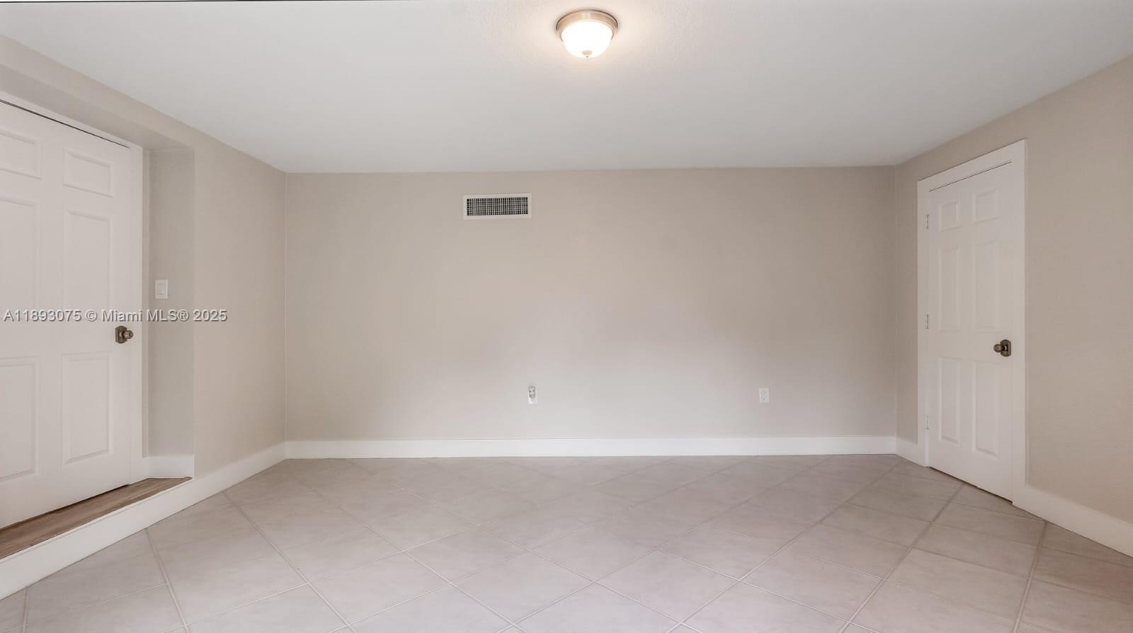 PLANTATION MANORS-RESUB - Residential Lease