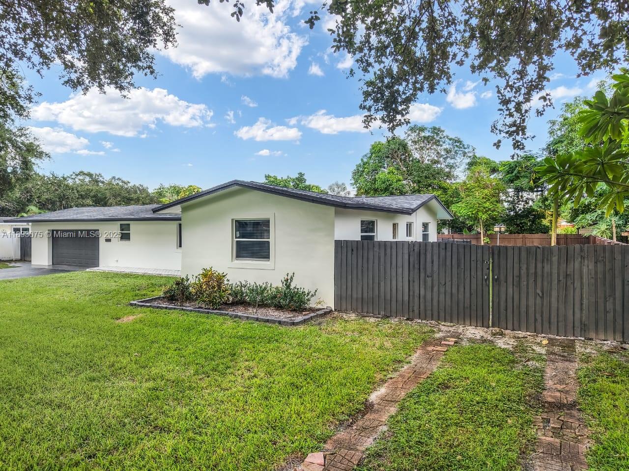 PLANTATION MANORS-RESUB - Residential Lease